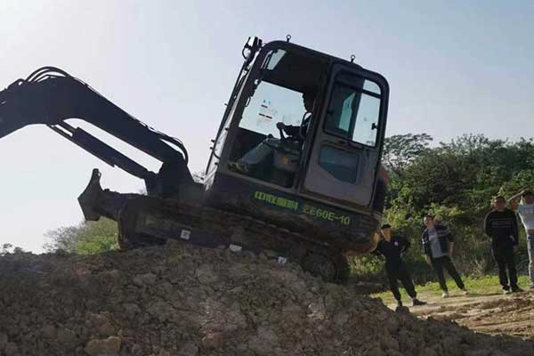 长沙学挖掘机要多久？学费多少