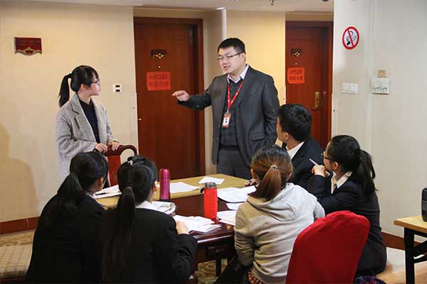 南京公务员考试培训机构哪个好？怎么收费？