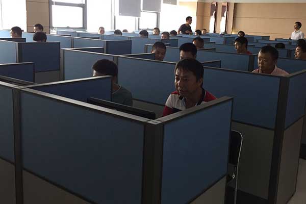 武汉叉车培训学校报名