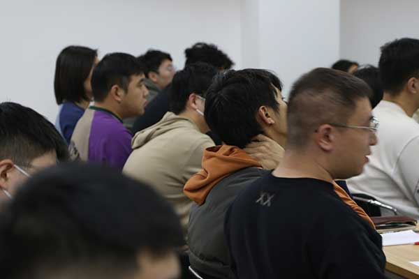 防城港公务员考试培训机构哪个好？怎么收费？