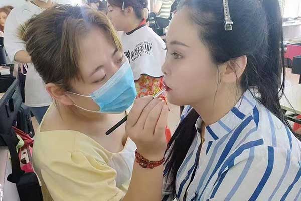 沧州化妆培训机构地址在哪里？报名电话？