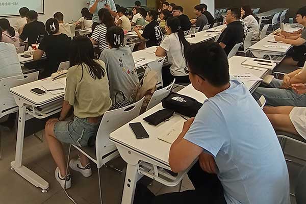 临夏公务员考试培训机构哪个好？怎么收费？