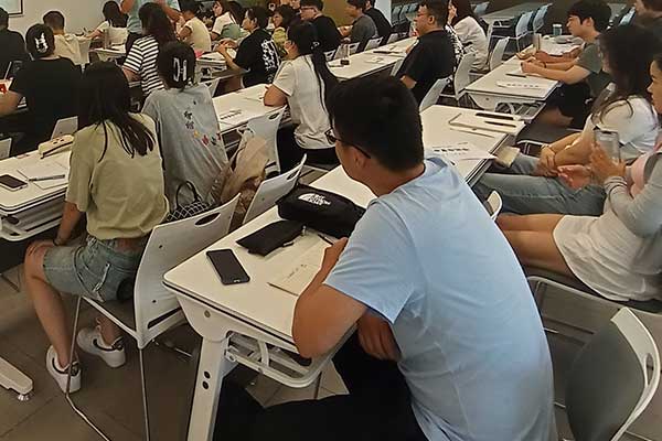 酒泉公务员考试培训机构哪个好？怎么收费？