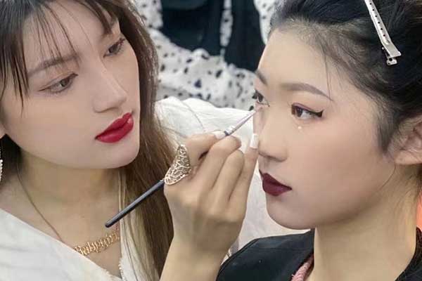 德州化妆培训哪家好？地址在哪里？