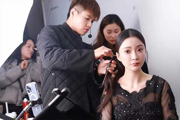 无锡美容美发培训为什么选轩美尼？