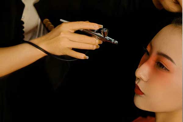 沈阳学化妆的正规学校推荐