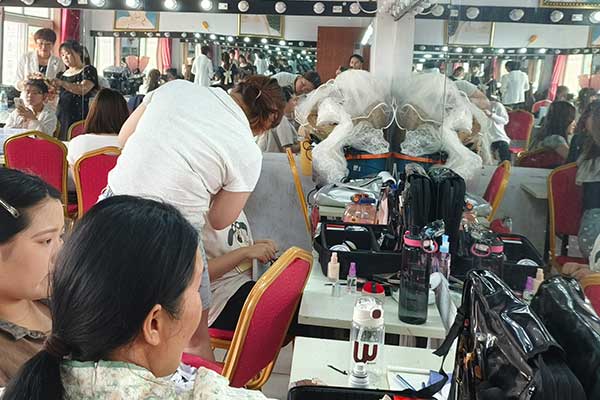 衡水学化妆学费大概要需要多少