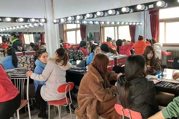 衡水学化妆速成班（一个月速成）