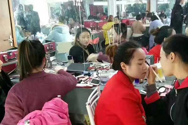 衡水亮点史航职业培训学校招生简章