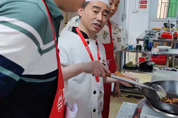 宁波肠粉培训班一般多少钱 - 食为先小吃培训