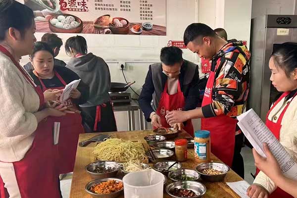 台州肠粉培训班一般多少钱 - 食为先小吃培训
