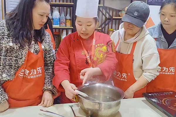 厦门肠粉培训班一般多少钱 - 食为先小吃培训