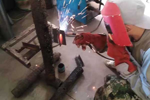 济宁学电焊的技校哪家好？学费多少？