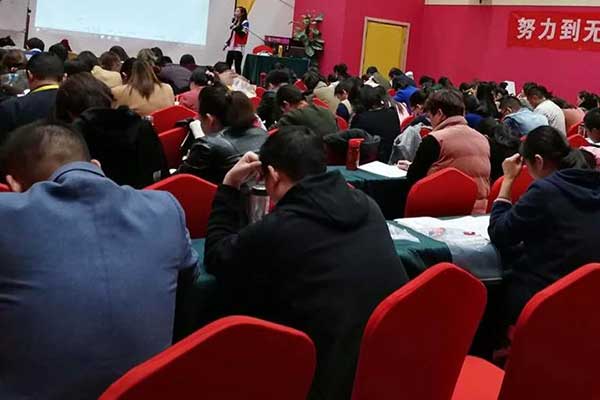 威海中级会计师培训费用多少钱？