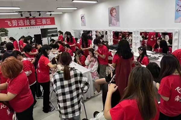 德州学化妆的学校在哪里