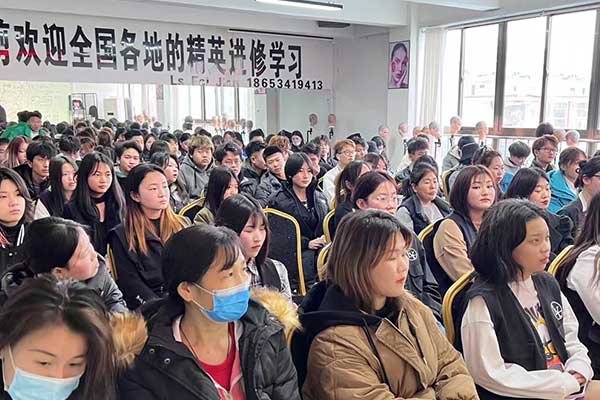 德州学化妆学费大概要需要多少