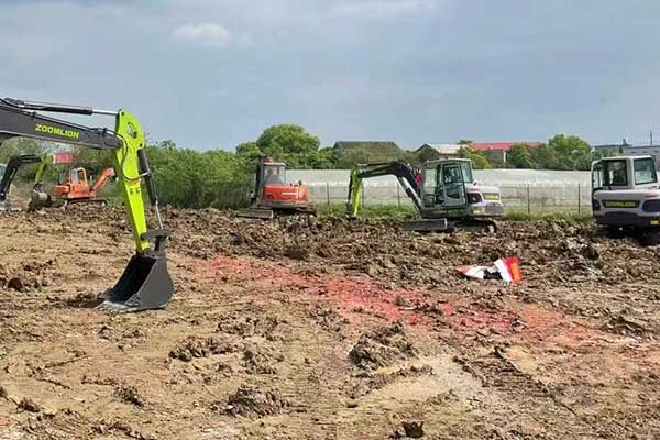 益阳学挖掘机的学校 - 学费多少 - 学多久