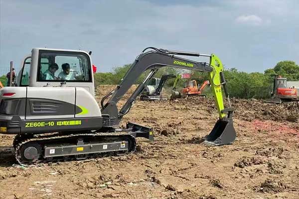 张家界学挖掘机的学校 - 学费多少 - 学多久