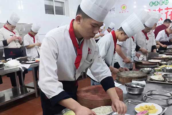 保定厨师中专技校地址电话（微信号）