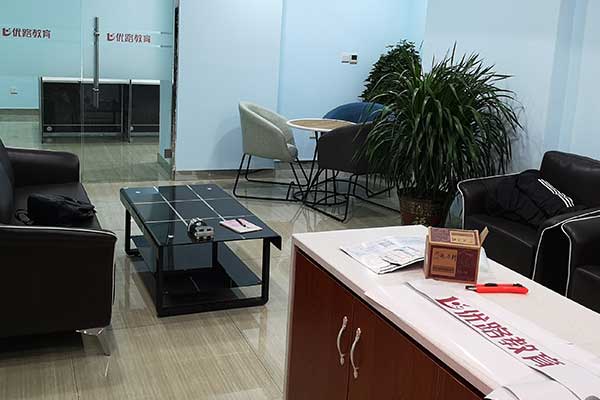 学校图片.jpg