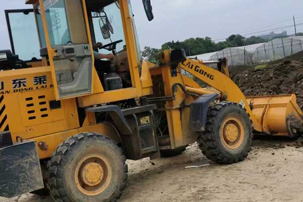 株洲学铲车哪家学校好？学费多少？