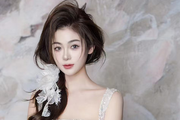 绥化学化妆哪家学校好？学费多少？