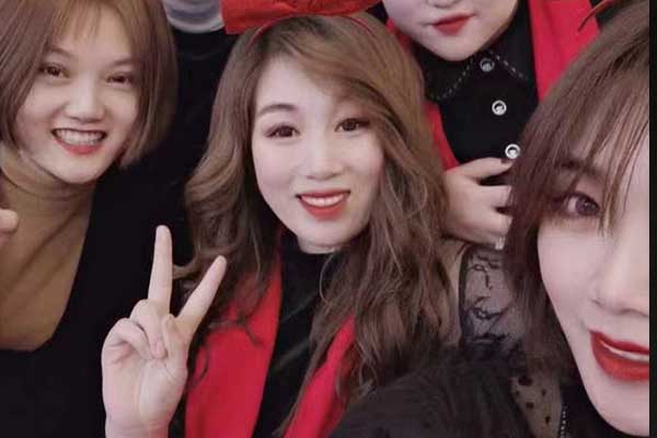 保定东方化妆学校 - 手工制作造型班