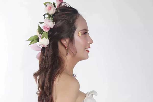 保定东方摄影学校 - 艺术类人像摄影班