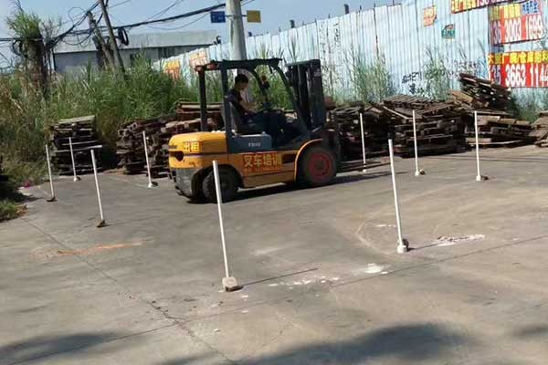 盐山叉车证怎么考到哪里报名？