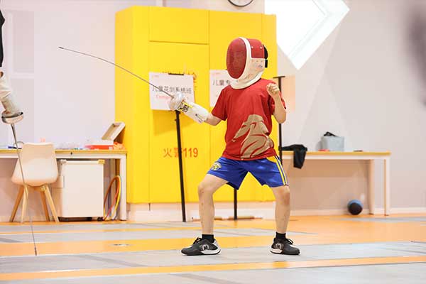 杭州万国体育击剑培训中心是正规的吗