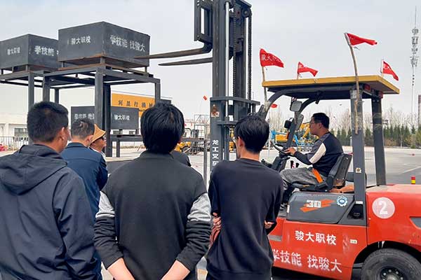 济南叉车培训学校招生简章