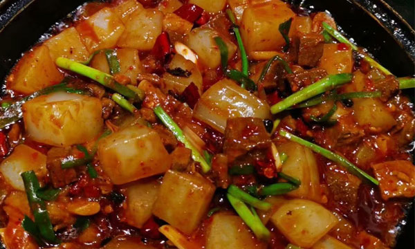 石家庄学小吃技术去学校还是实体店好