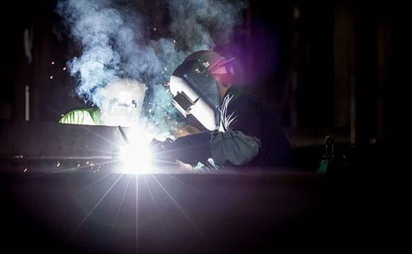 保定电焊学校学费贵吗？多少钱？