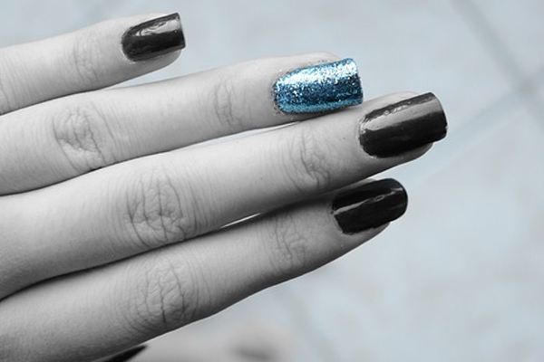 学做美甲多少钱(图1) 学做美甲多少钱(图1)